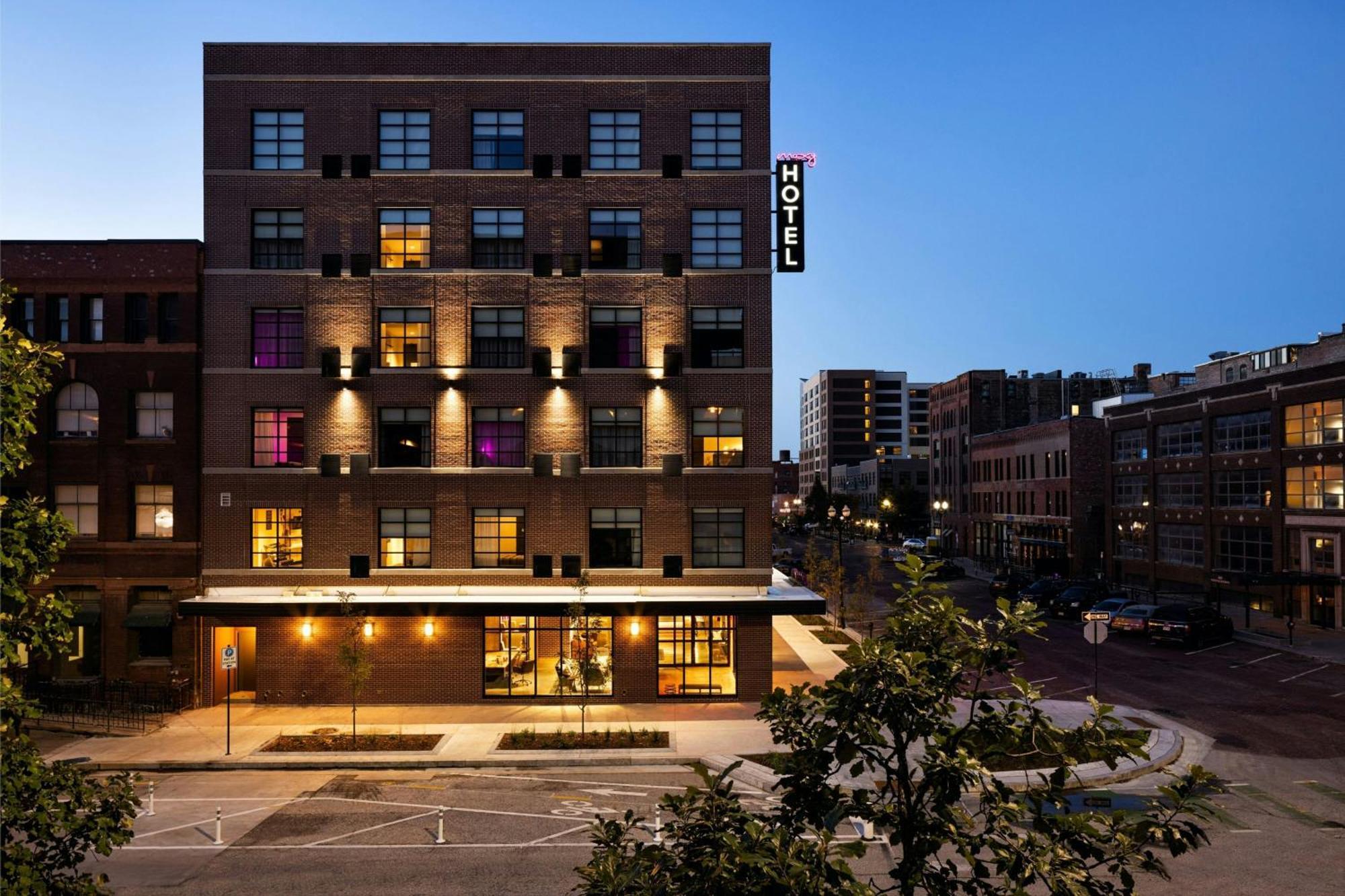 Moxy Omaha Downtown Hotel Exterior foto